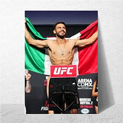 Knockout Artist Yair Rodriguez Posters