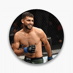 Dynamic Striker Yair Rodriguez Pins