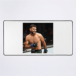Dynamic Striker Yair Rodriguez Mouse Pads