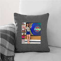 Yanet Garcia Merchandise Yanet Garcia Pillows Cover