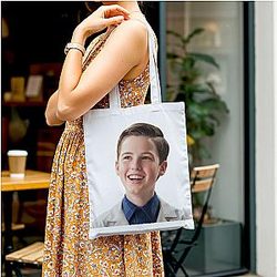 Young Sheldon LA 2901 - Narrated by the adult Jim Parsons Young Sheldon Bags