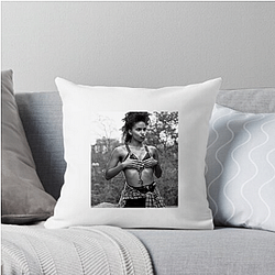 Acclaimed TV Performer Zazie Beetz Pillows Cover