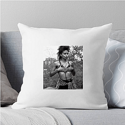 Acclaimed TV Performer Zazie Beetz Pillows Cover
