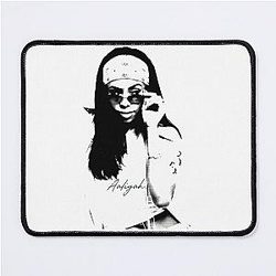 Iconic Aaliyah Tribute: Timeless R&B Legend Mouse Pad