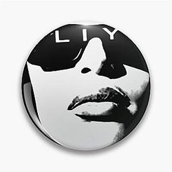 Iconic Aaliyah Tribute: Timeless R&B Legend