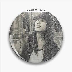 Iconic Aaliyah Tribute: Timeless R&B Legend