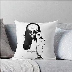 Iconic Aaliyah Tribute: Timeless R&amp;B Legend Throw Pillow