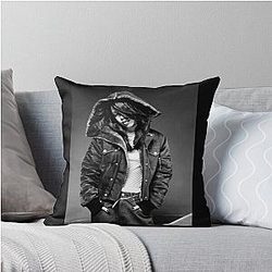 Iconic Aaliyah Tribute: Timeless R&B Legend Throw Pillow
