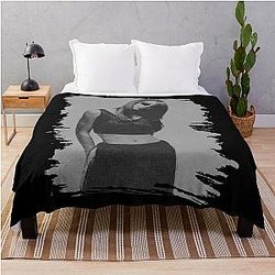 Aaliyah Tribute: Timeless R&B Legend Throw Blanket