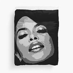 Iconic Aaliyah Tribute: Timeless R&B Legend Duvet Cover