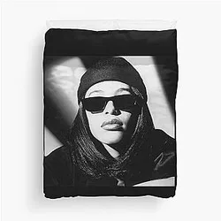 Iconic Aaliyah Tribute: Timeless R&B Legend Duvet Cover