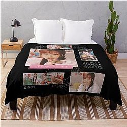 aespa Girls Real World Throw Blanket