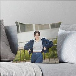 Exclusive Ningning Aespa Merchandise T-shirt, Hoodie & Poster - Aespa Fan Gear Throw Pillow