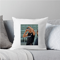 Alperen Şengün is known for his passing and post moves Alperen Şengün Pillows Cover