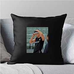 Alperen Şengün is known for his passing and post moves Alperen Şengün Pillows Cover