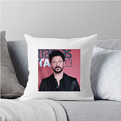 Hollywood Hunk Alvaro Morte Pillows Cover