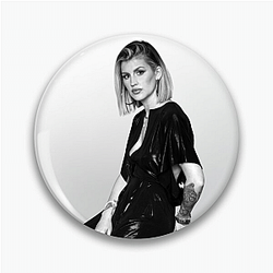 Story Hub Annie Elise Pins