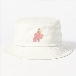 Ariana Grande at the Oscars in a bucket hat