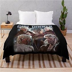 Vintage Graphic Fantasy 90s Style Rogue Astarion Throw Blanket