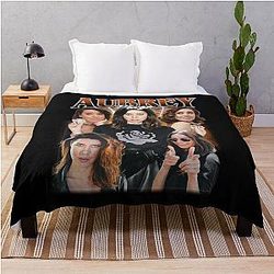 Aubrey Plaza Throw Blanket Retro 90s