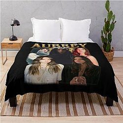 Aubrey Plaza Throw Blanket