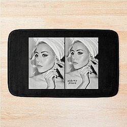 Aubrey Plaza Blonde Bath Mat