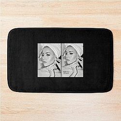 Aubrey Plaza Blonde Bath Mat