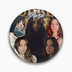 Aubrey Plaza Golden Tribute Pin