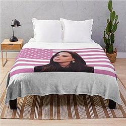Aubrey Plaza Throw Blanket