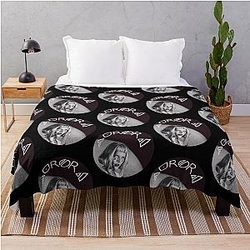 Aurora Aksnes Blanket