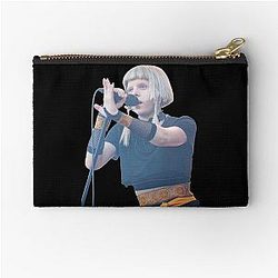 Aurora Aksnes Classic Zipper