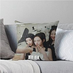 Ruka Chiquita Phrita Forever Throw Pillow