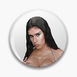 BAD BUNNY COMO MUJER