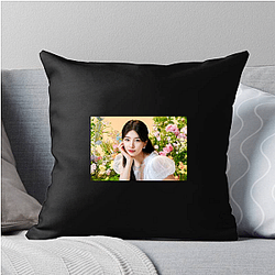 Red Carpet Queen Bae Suzy Pillows Cover