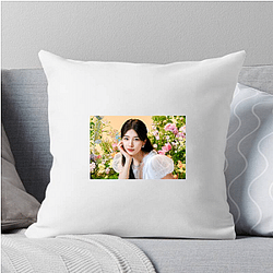 Red Carpet Queen Bae Suzy Pillows Cover