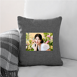 Red Carpet Queen Bae Suzy Pillows Cover