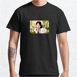 Red Carpet Queen Bae Suzy T-Shirts