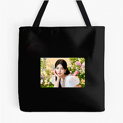 Red Carpet Queen Bae Suzy Bags