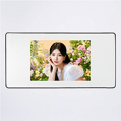 Red Carpet Queen Bae Suzy Mouse Pads