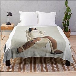 Beabadoobee Poster Throw Blanket