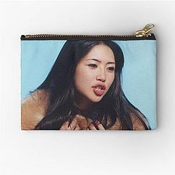 Beabadoobee poster Zipper Pouch