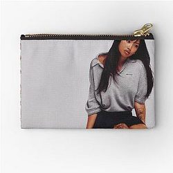 Beabadoobee posters Zipper Pouch