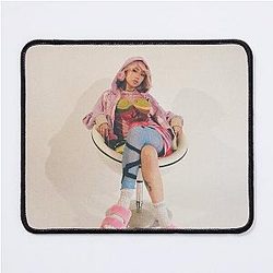 Beabadoobee High-Quality Mouse Pad