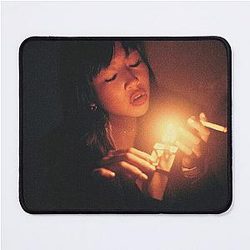 Beabadoobee Mouse Pad
