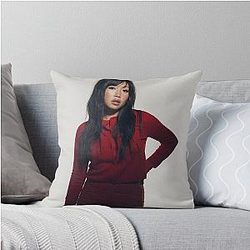 Beabadoobee Poster Throw Pillow