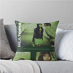Beabadoobee poster Throw Pillow