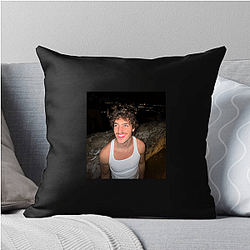 Benson Boone has strong vocals Benson Boone Pillows Cover
