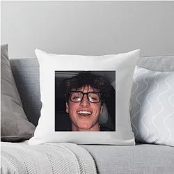 Benson Boone sang Beautiful Things Benson Boone Pillows Cover