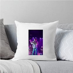 Benson Boone released the global hit Beautiful Things Benson Boone Pillows Cover