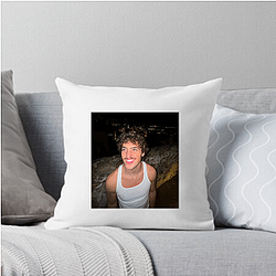 Benson Boone sings emotional pop ballads Benson Boone Pillows Cover